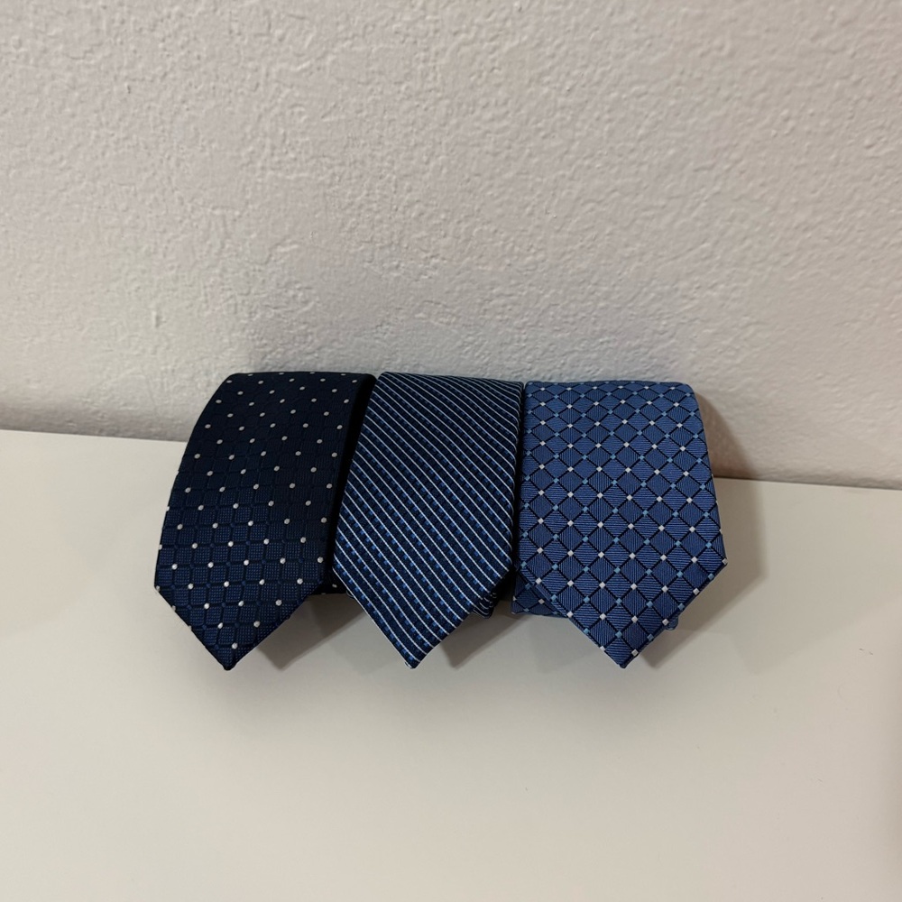 Van Heusen Navy and Blue Tie Trio